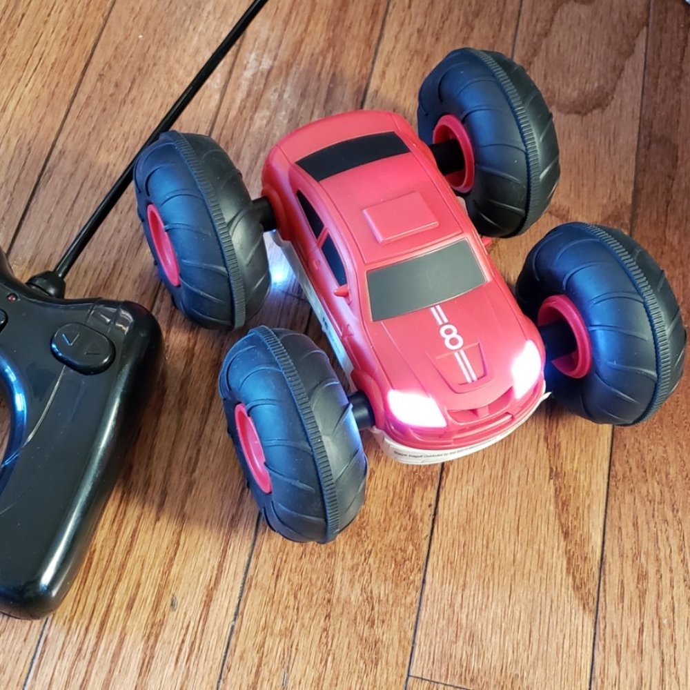Reversible R/C Car
